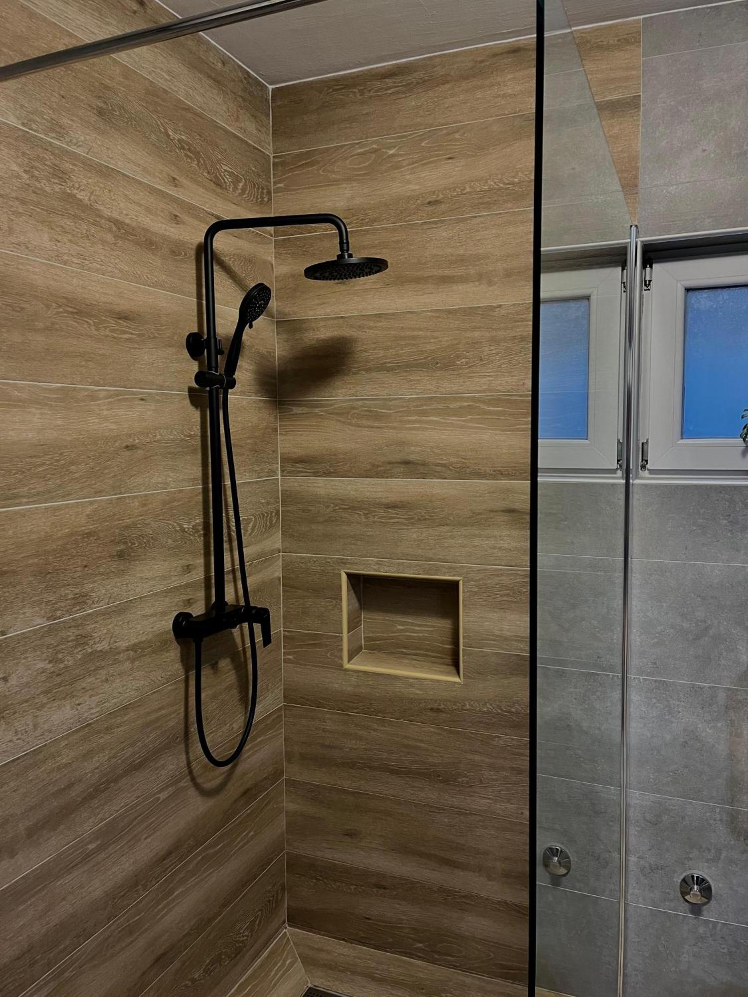 Modern Seaview House Fiore スタリグラード エクステリア 写真