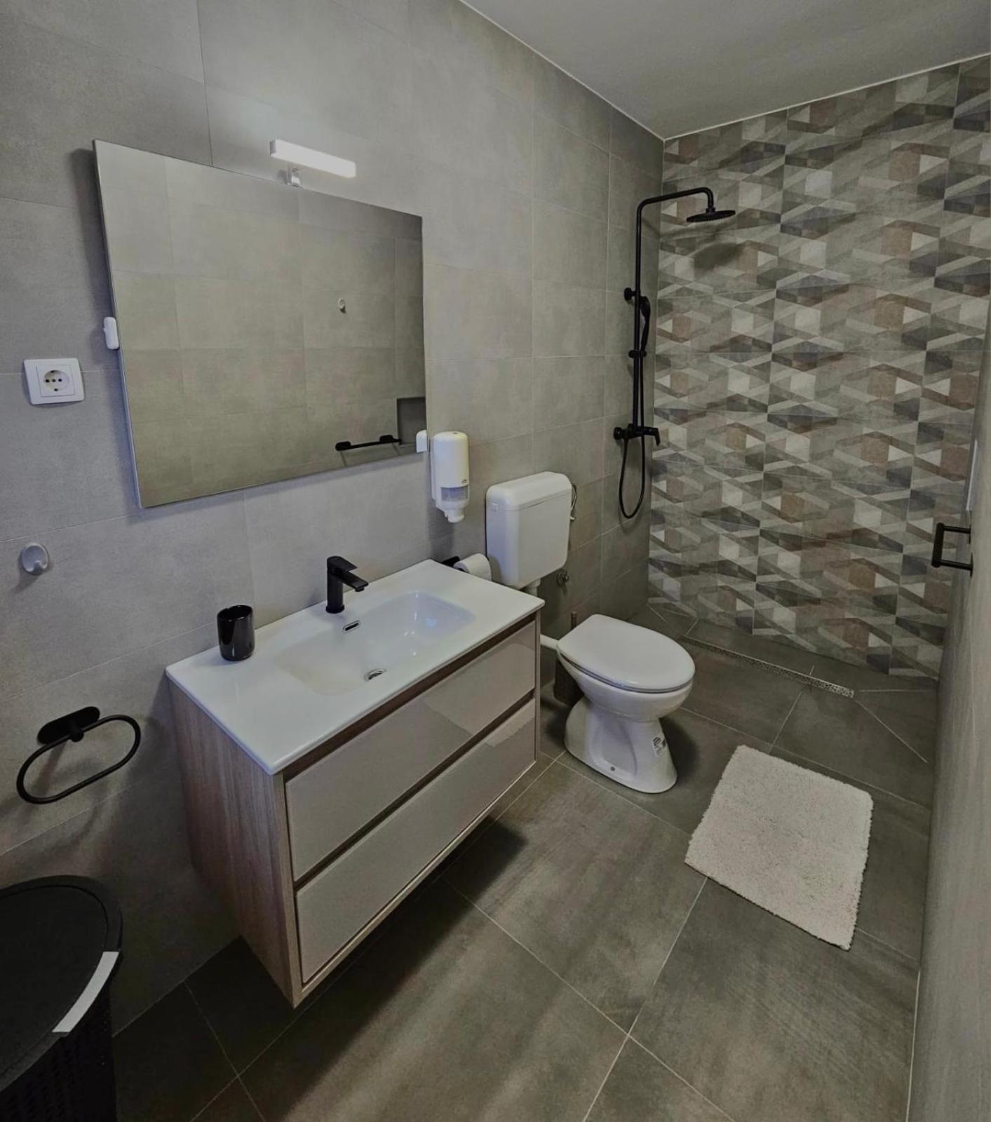 Modern Seaview House Fiore スタリグラード エクステリア 写真