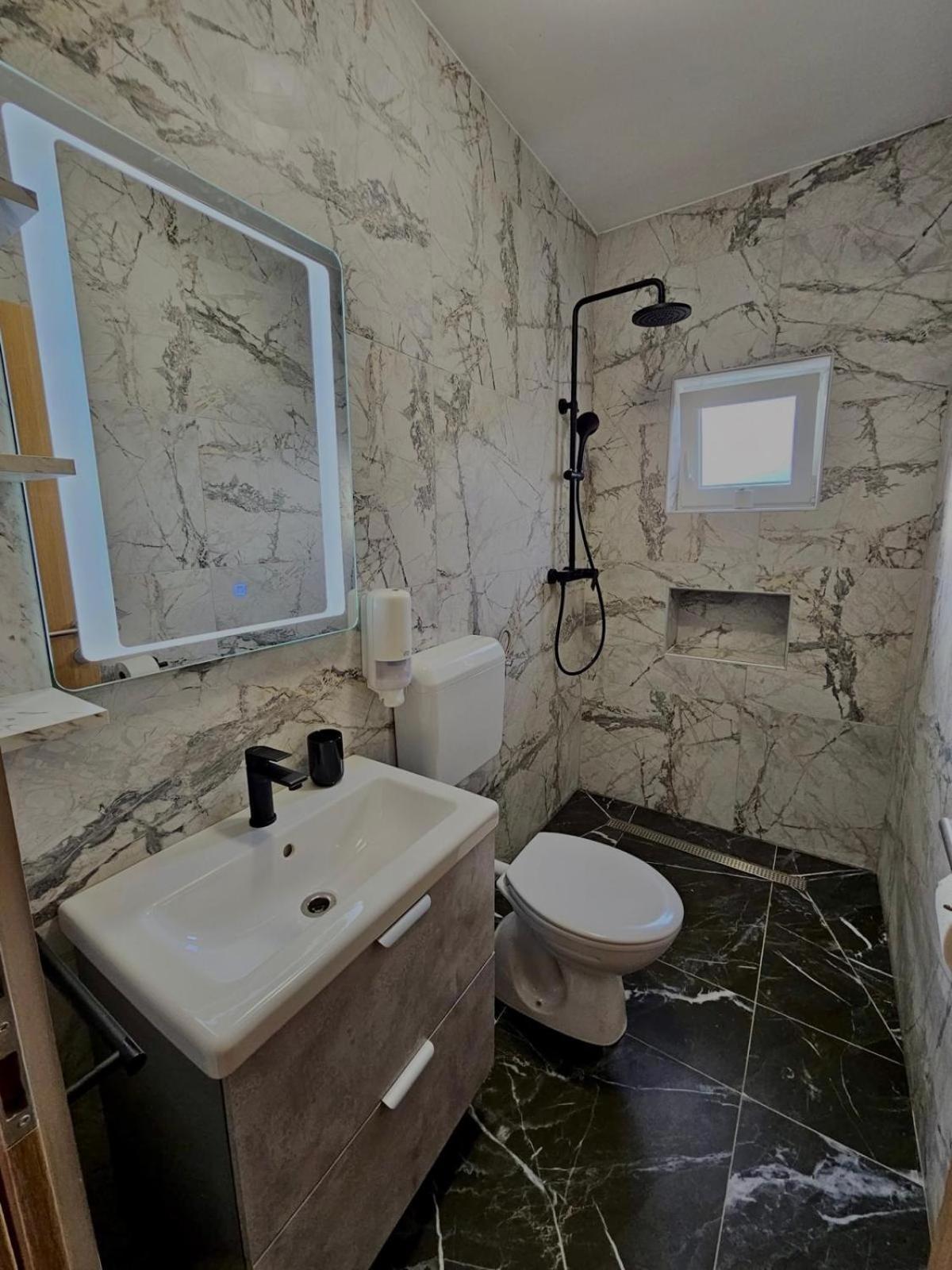 Modern Seaview House Fiore スタリグラード エクステリア 写真